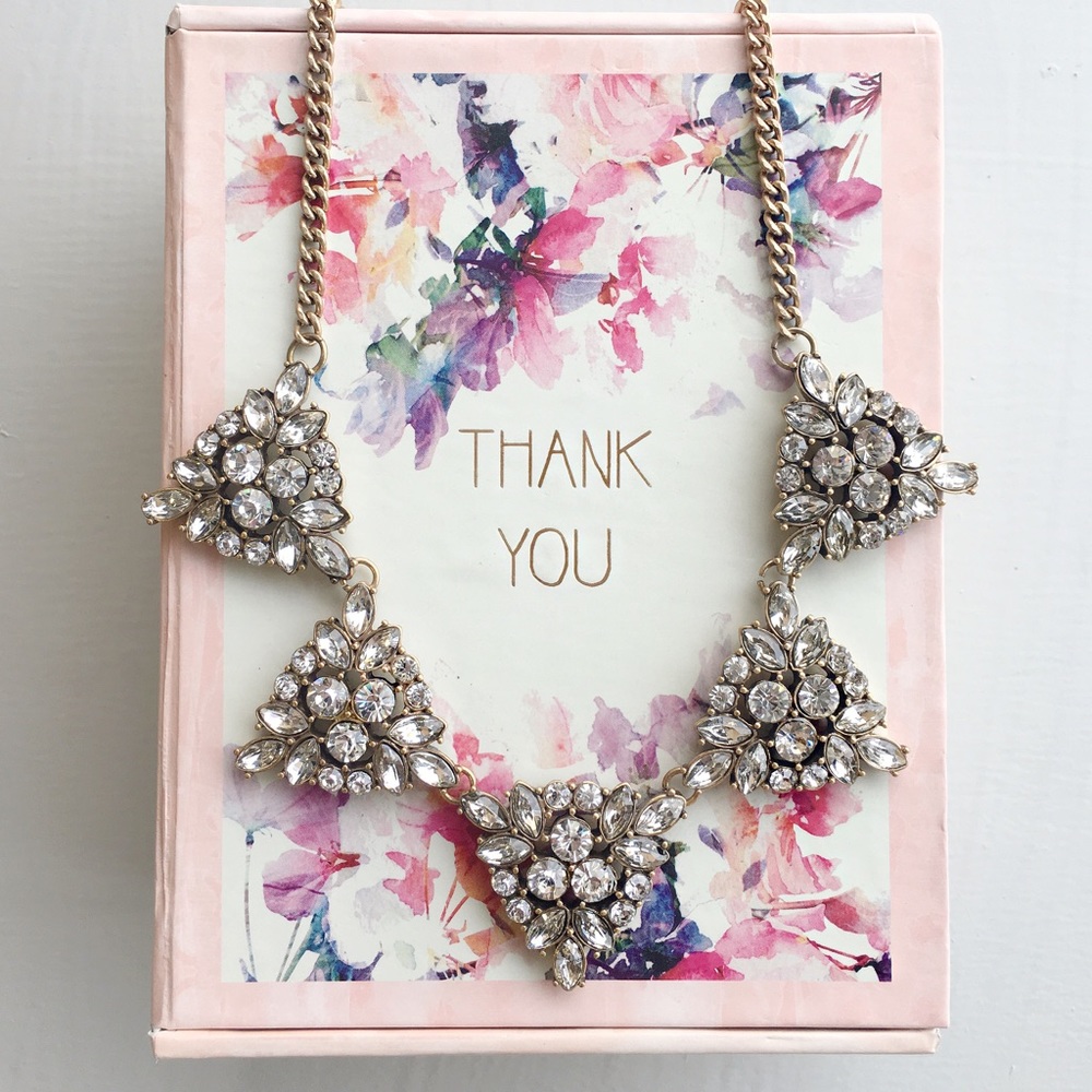 Sparkly delicate crystal necklace NWT